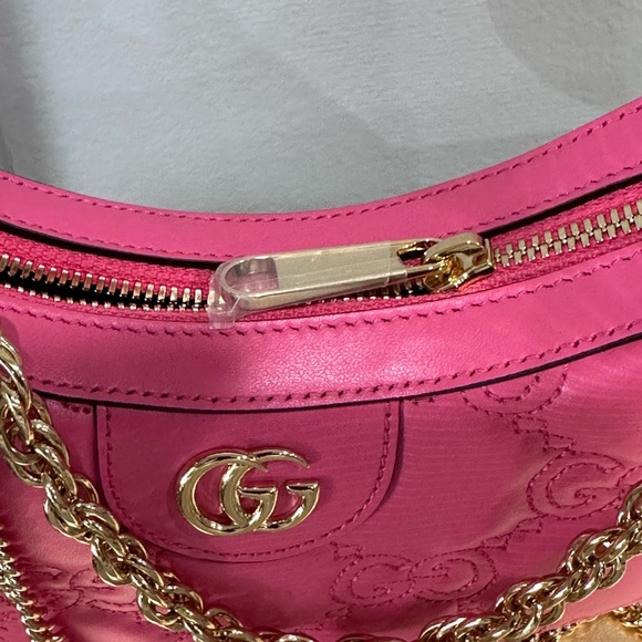 Gucci GG Quilted Shoulder Bag with Gold Chain Straps - Picture 9 of 10